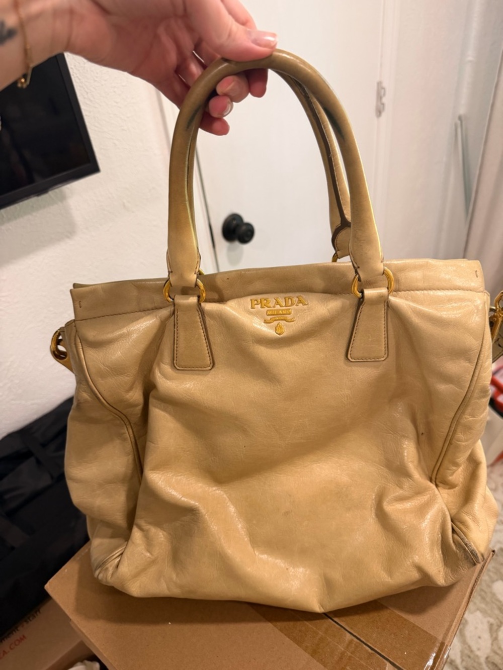 Prada Vitello Shine Tote Bag - Picture 2 of 4